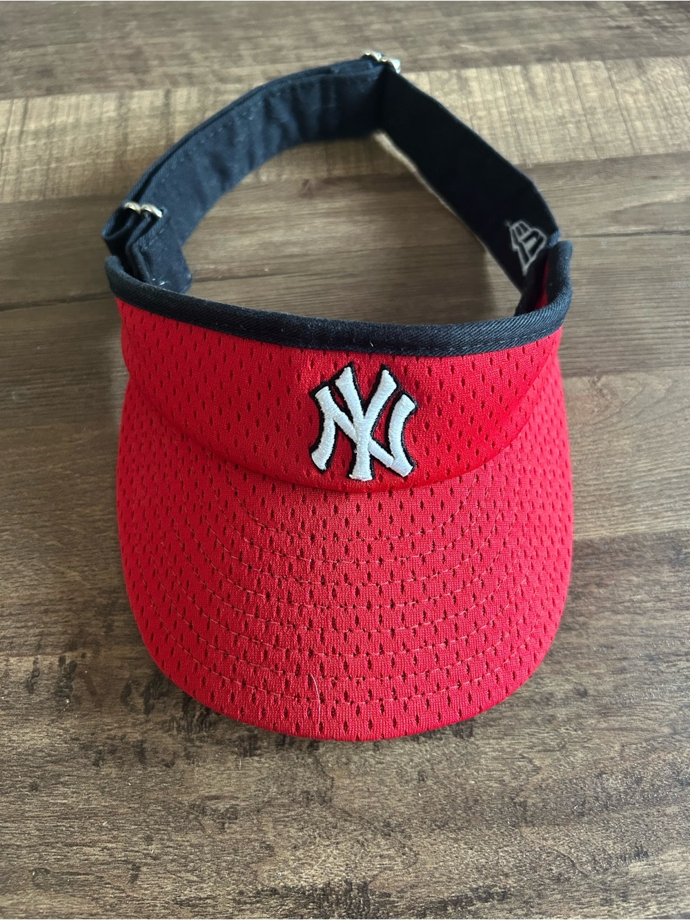 VTG New Era NY Yankees Red Mesh Visor Hat MADE IN USA Y2K Slider Streetwear